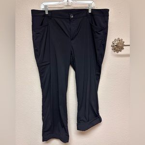 Eddie Bauer Travex Convertible Travel Pant Women’s 18 in Black. EUC